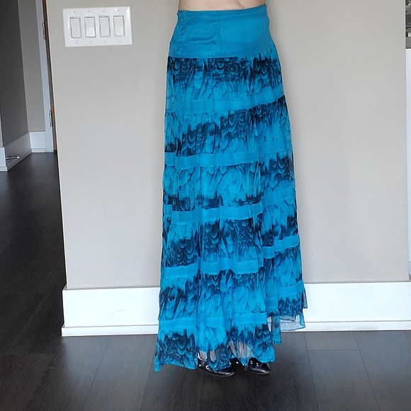 ๐ 2X HOST PICK ๐ Laundry by Shelli Segal Silk Full Boho Skirt - Picture 4 of 15